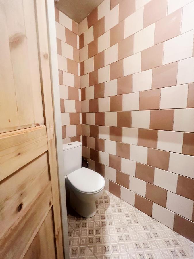Chambre Confortable Chez Particulier Avec Salle De Bain Privee น็องต์ ภายนอก รูปภาพ